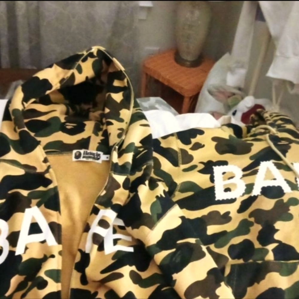 💸💸 NOTHING is FOR SALE...but EVERYTHING has it's price💸💸 💪 BAPE 💪